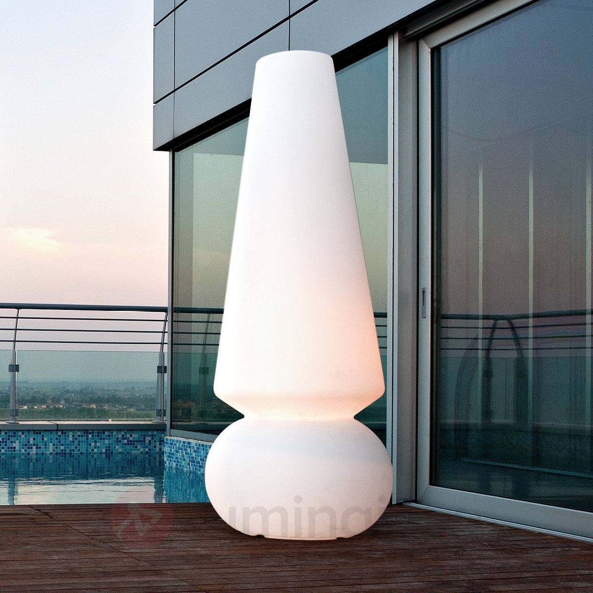 Lampadaire exterieur en plastique