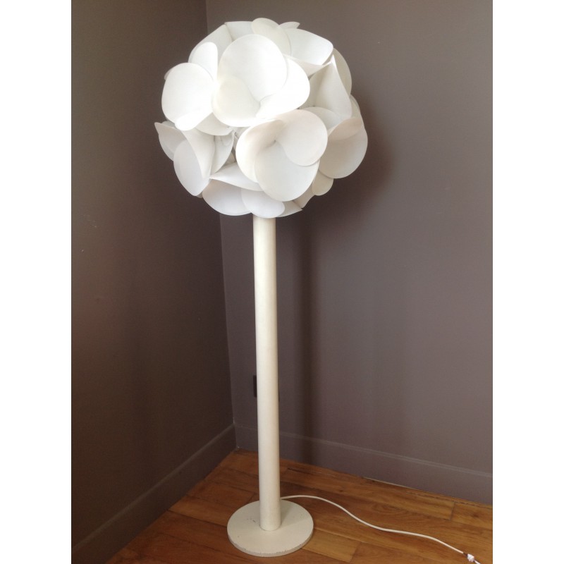Lampadaire plastique blanc