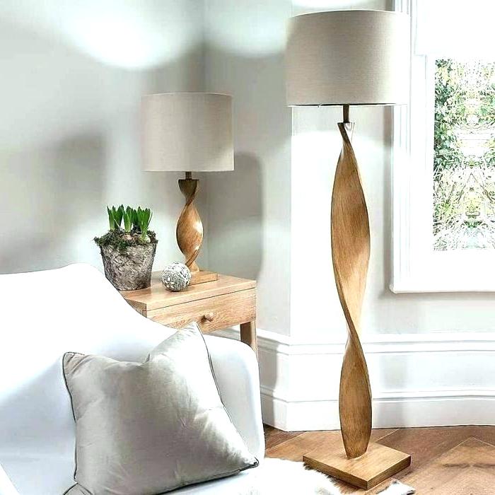 Lampadaire salon bois