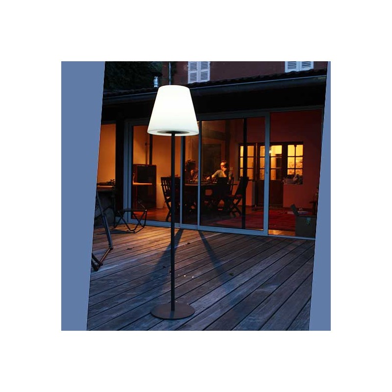 Lampe de jardin solaire design