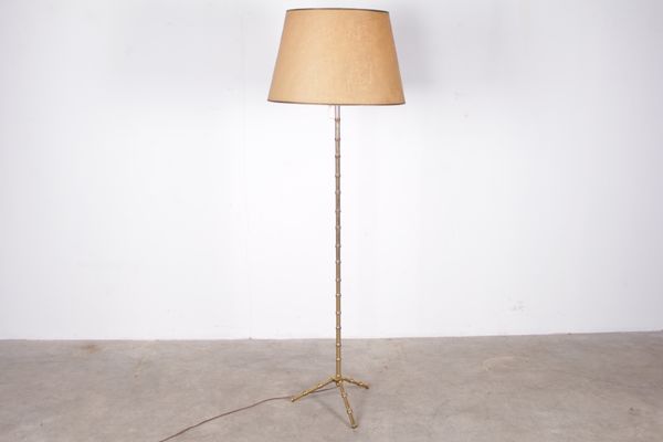 Lampadaire maison bagues