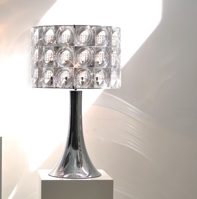 Lampe a poser design transparente