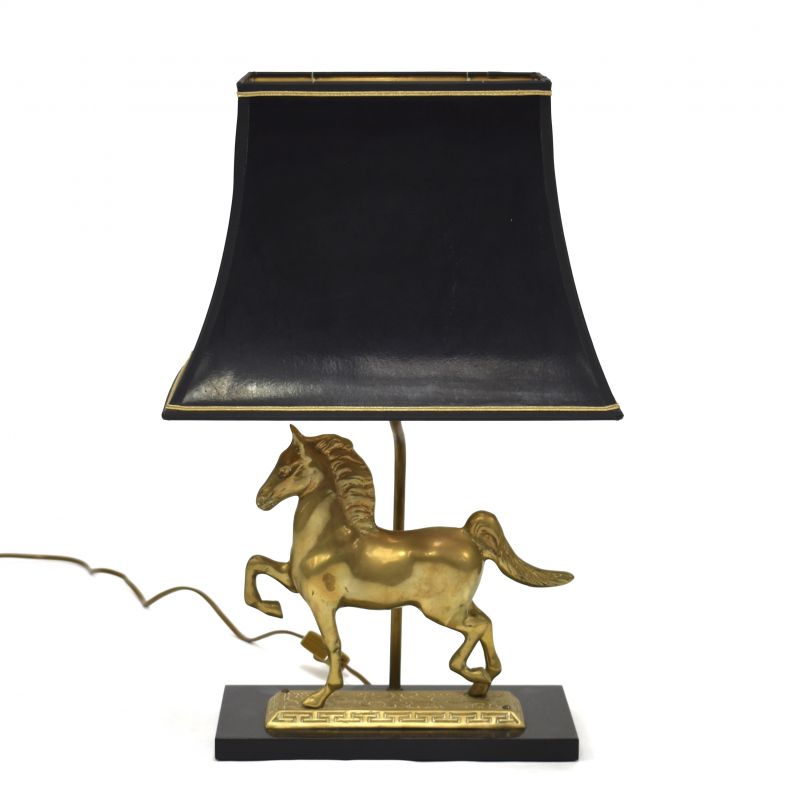 Cheval lampe design