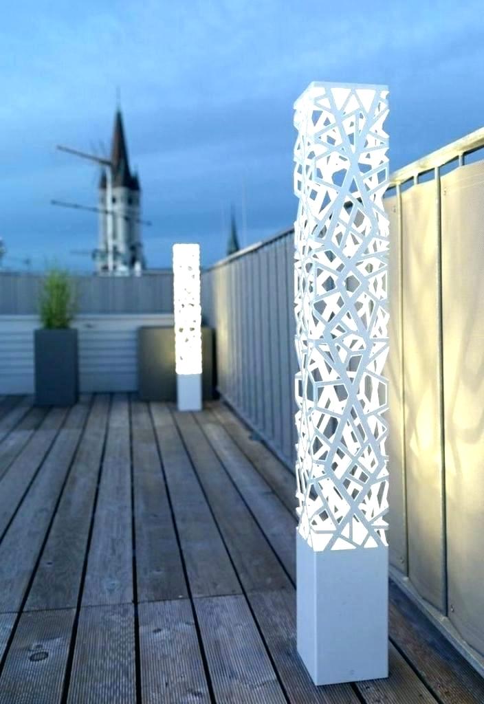Lampadaire exterieur contemporain