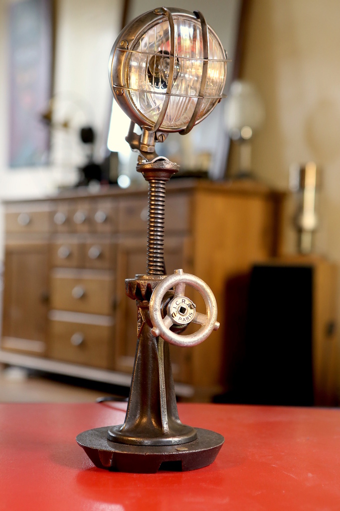 Lampe de chevet phare de moto