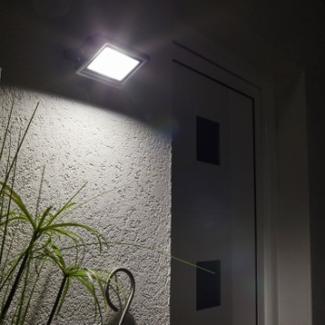 Lampe design led avec mini jardin intégré