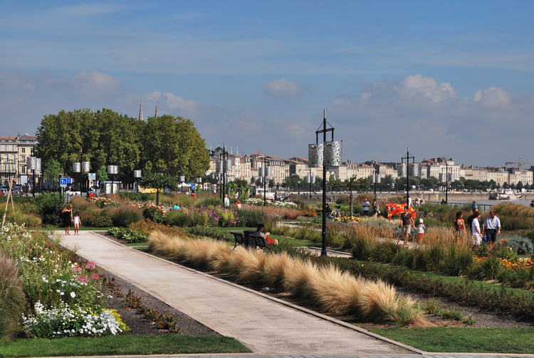 Lampadaire quai bordeaux