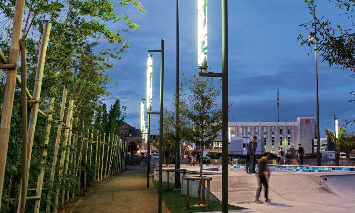 Lampadaire public design