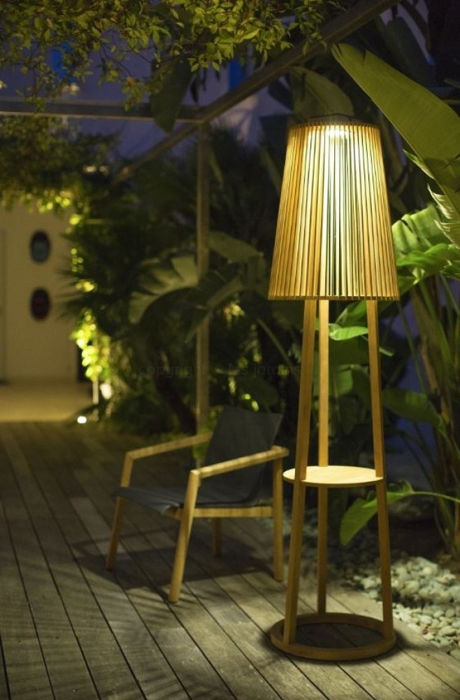 Lampadaire exterieur bois
